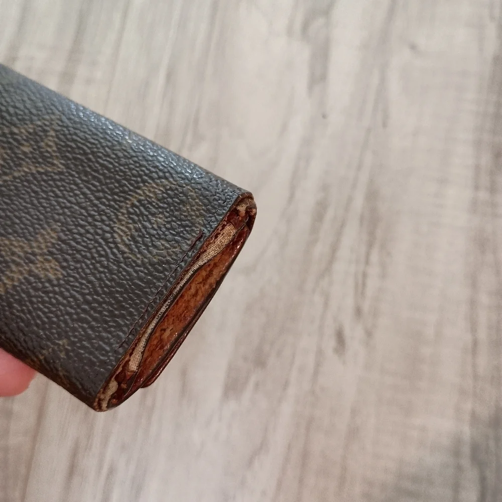 Authentic LOUIS VUITTON Monogram Multicles 4 Key Case